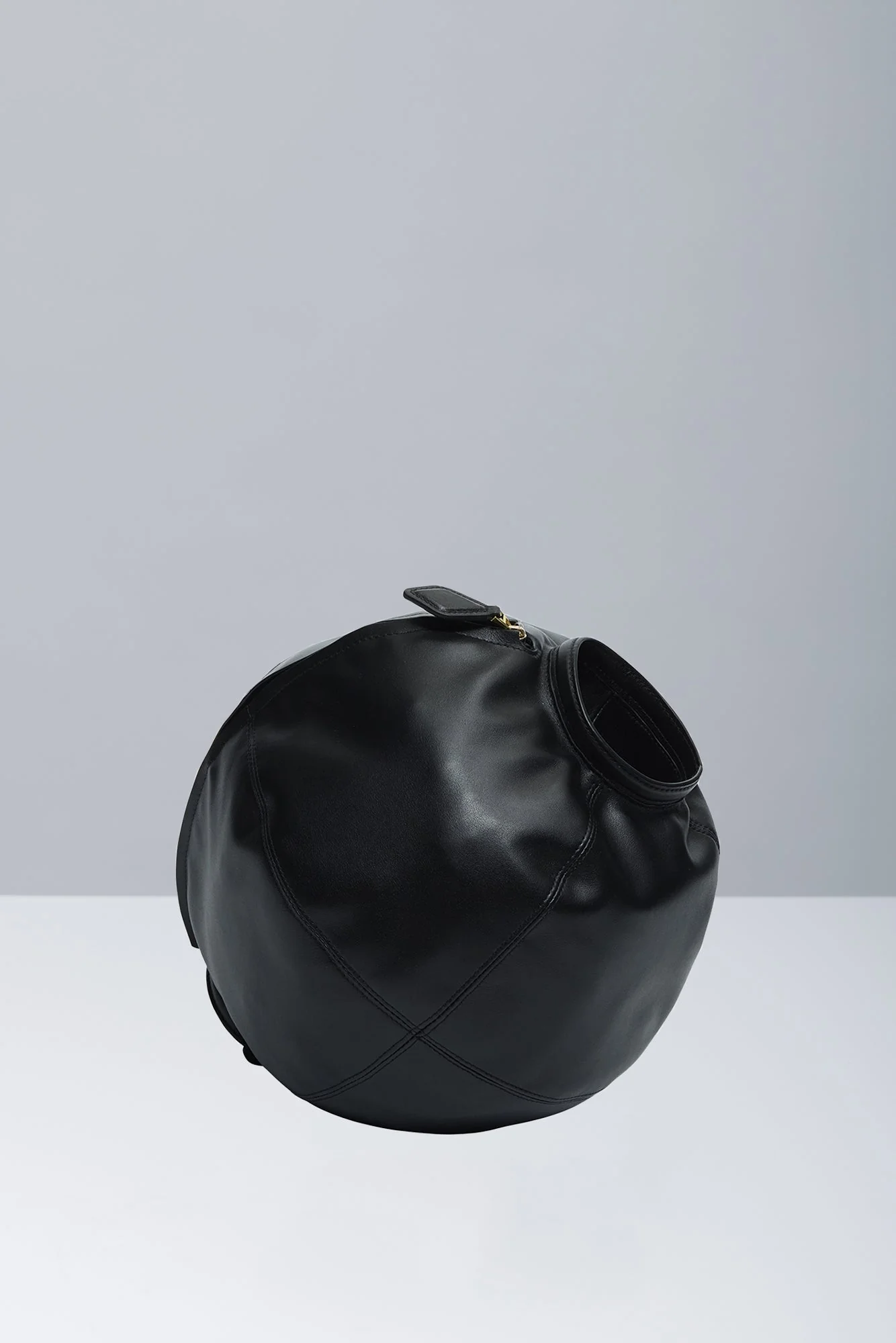 Alaïa Leather Bracelet Bag In Noir