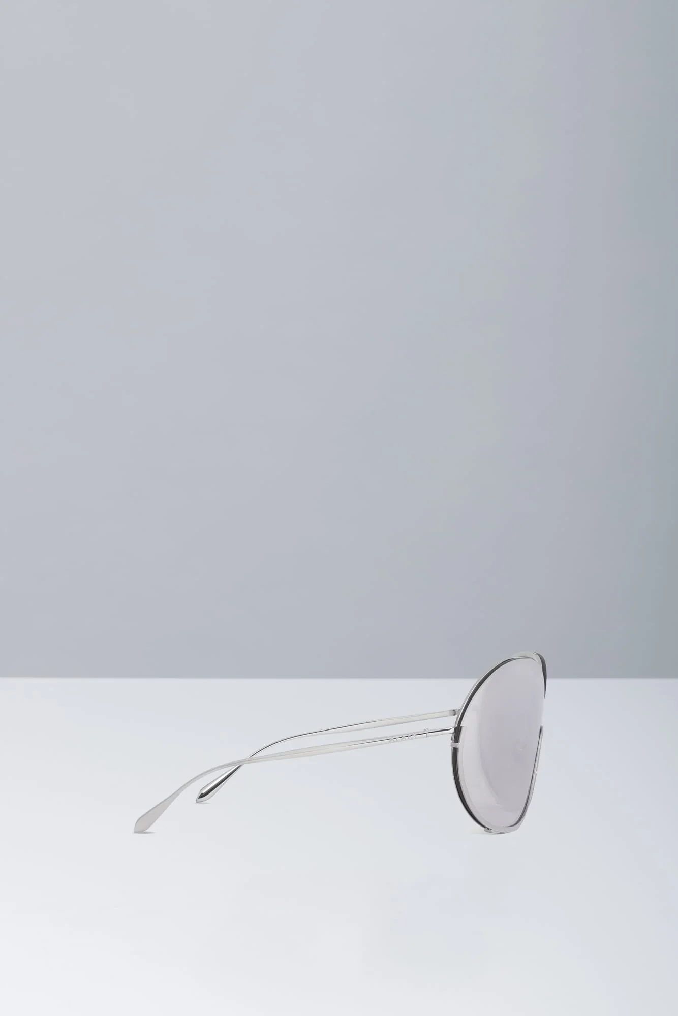 Alaïa Mask Round Frame Sunglasses in Silver - Image 2