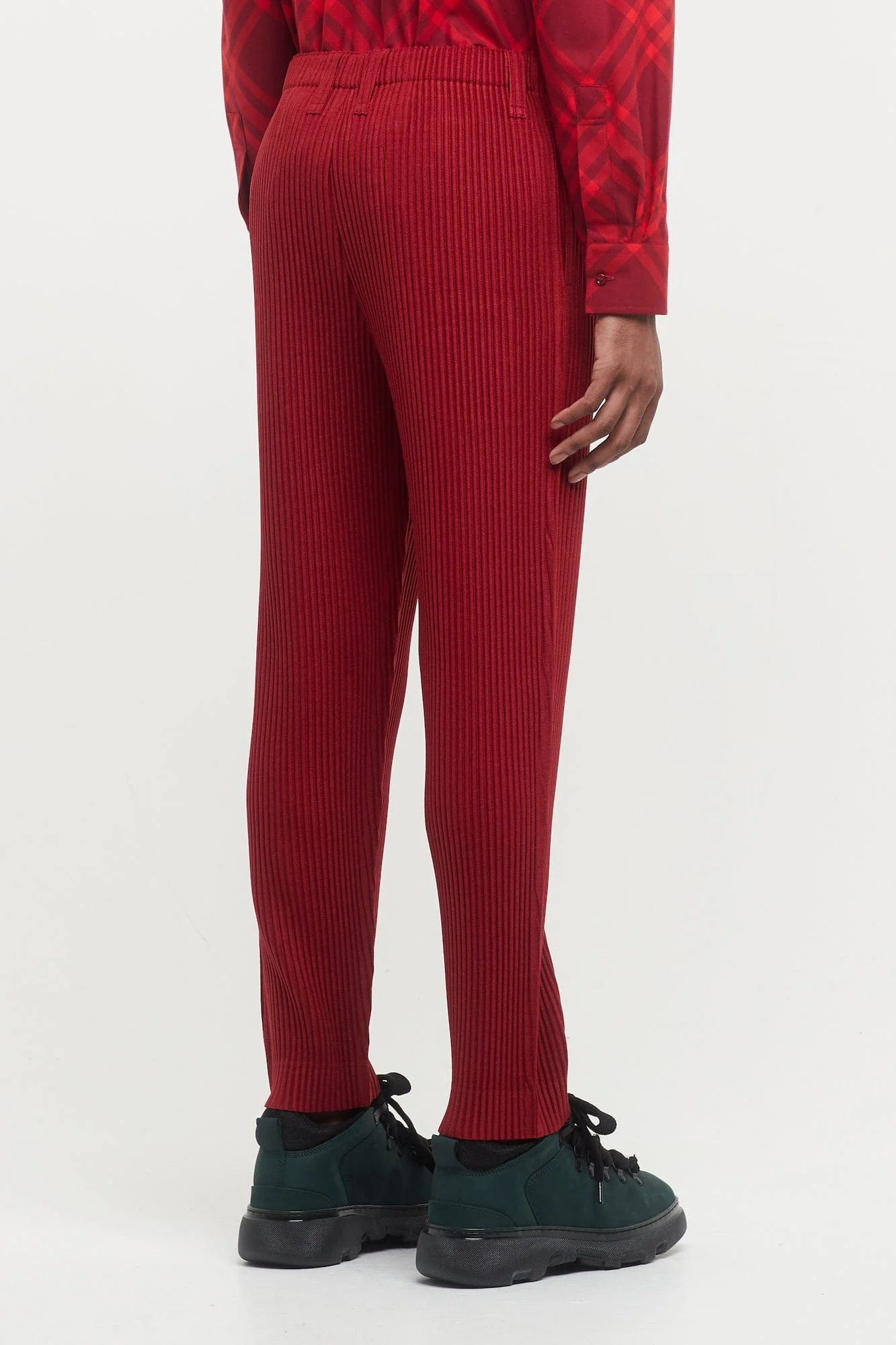 Homme Plissé Kersey Pleats Trouser in Red - Image 3
