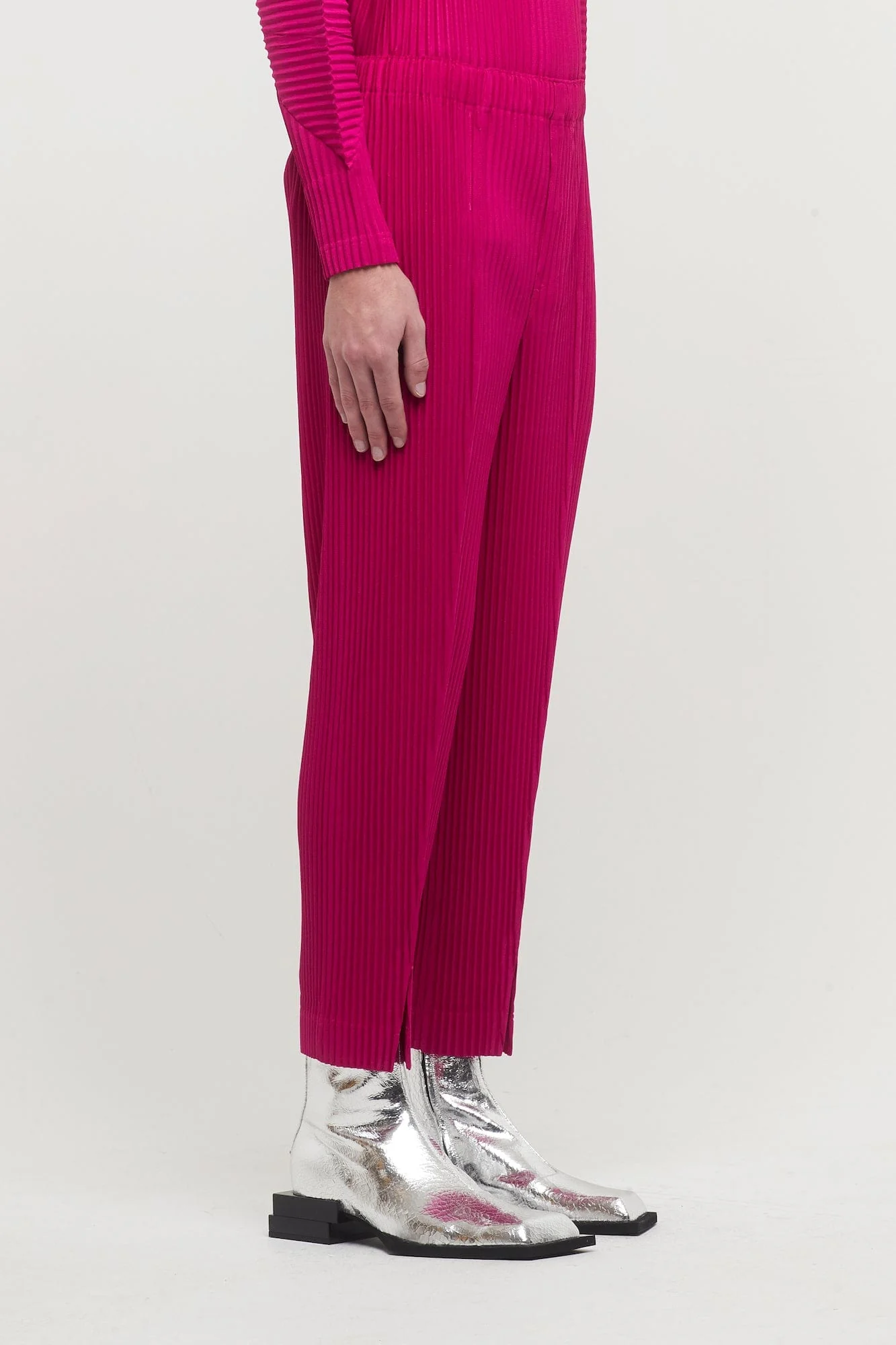 Homme Plissé MC November 23 Trouser in Magenta - Image 2