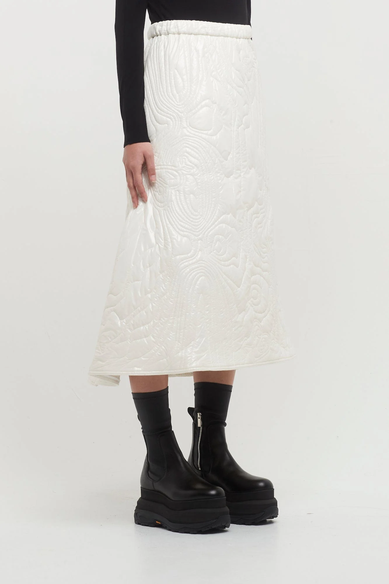 Melitta Baumeister White Glossy Nylon Quilted Skirt - Image 2