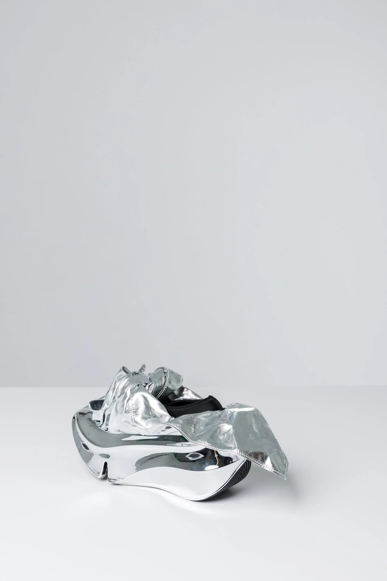 Grounds Orca Hankie in Chrome Scratch - Image 4