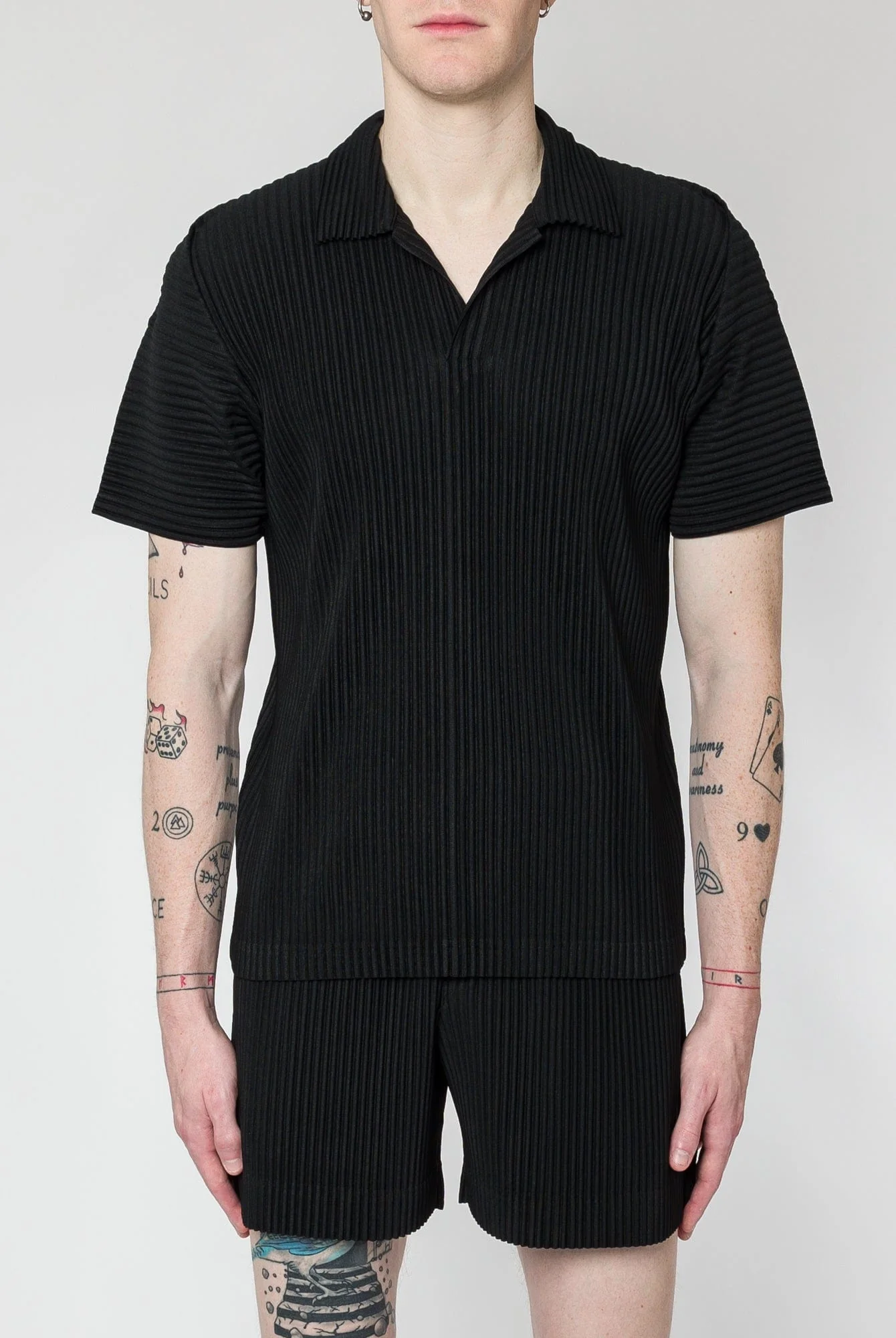 Homme Plissé Issey Miyake Basics Polo in Black