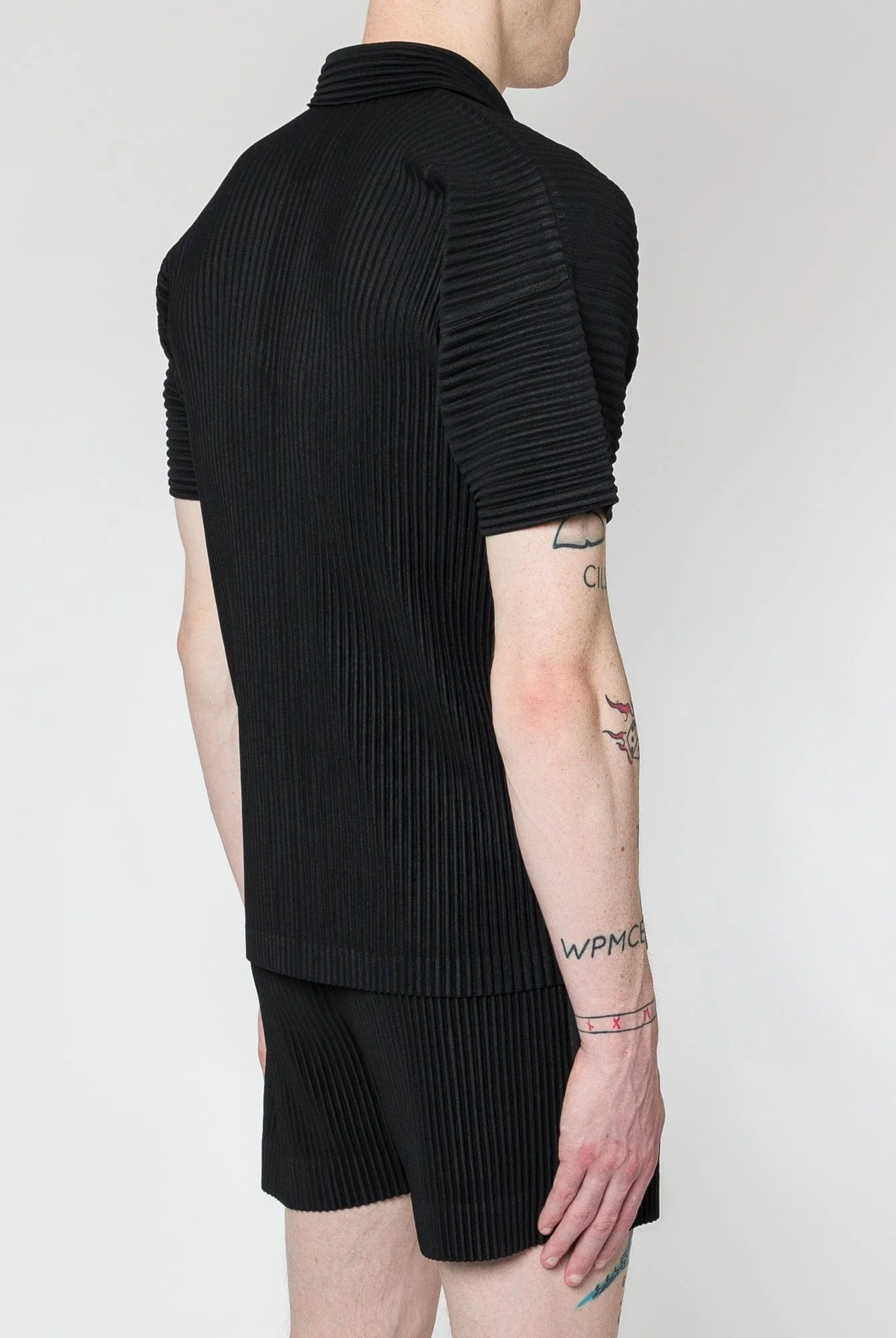 Homme Plissé Issey Miyake Basics Polo in Black - Image 3