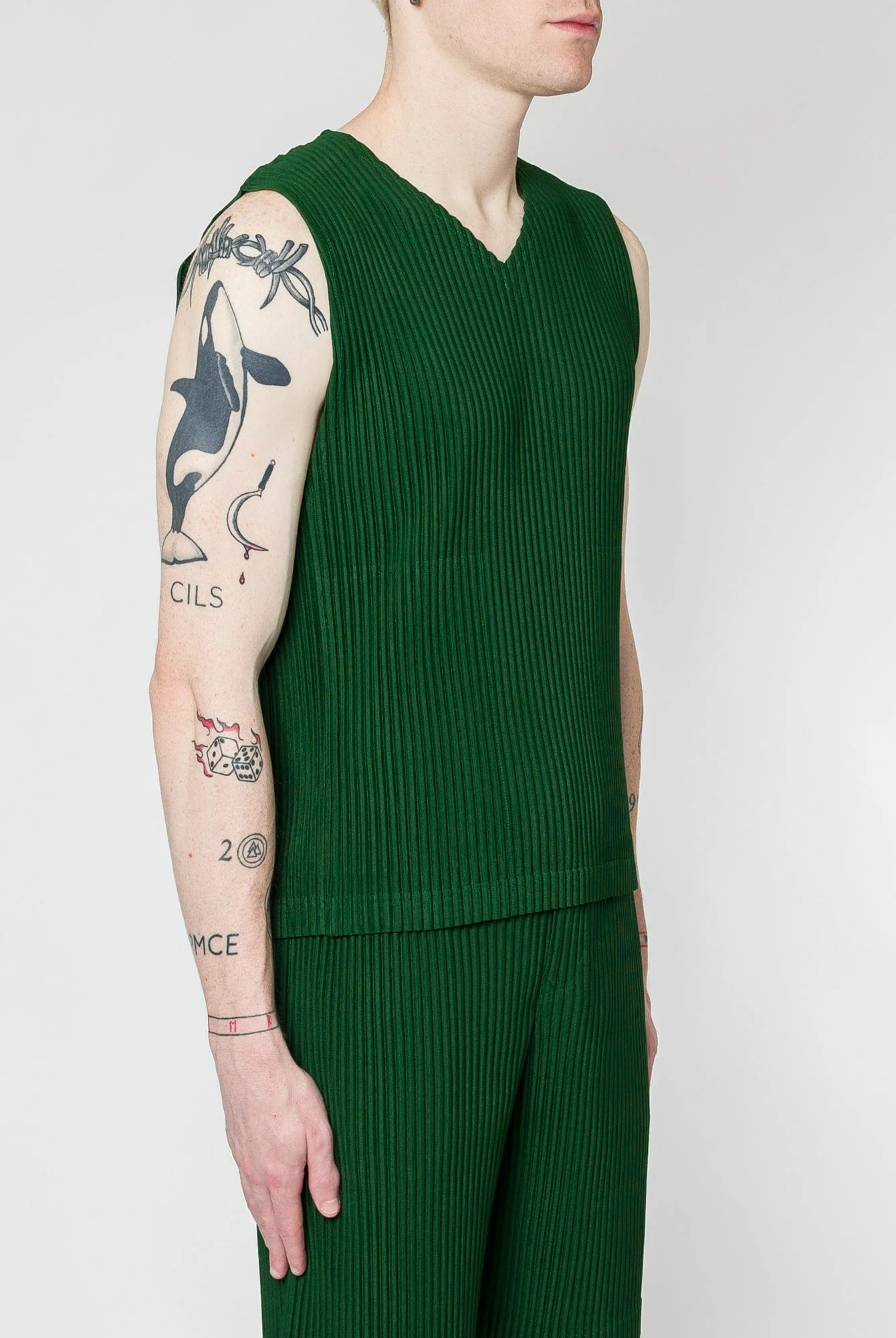 Homme Plissé Issey Miyake - MC August 2024 Vest in Seaweed - Image 2