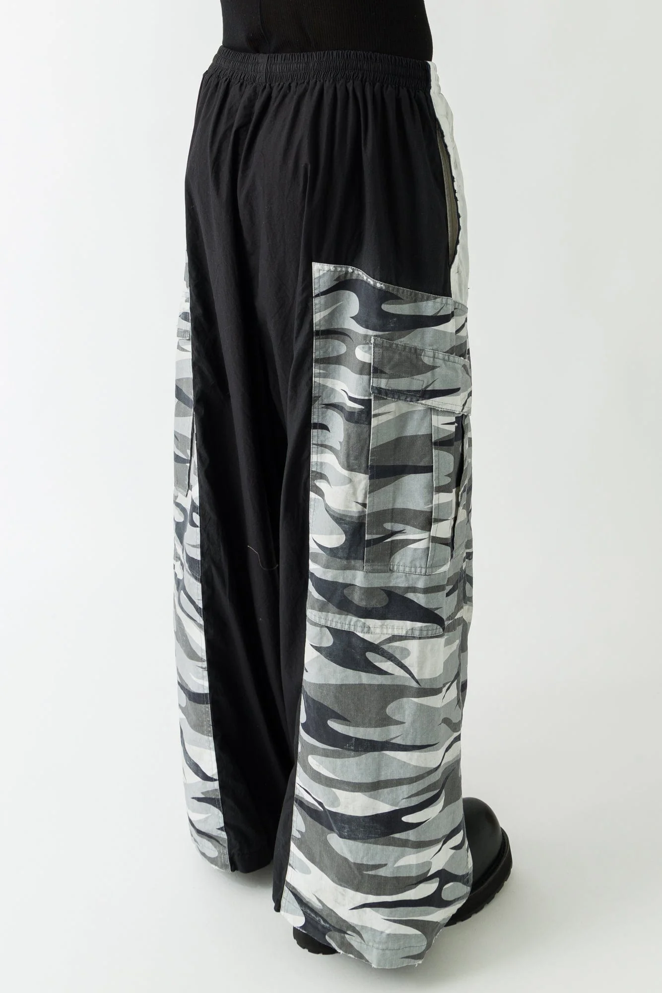 Balenciaga Tracksuit Pants in Camo - Image 3