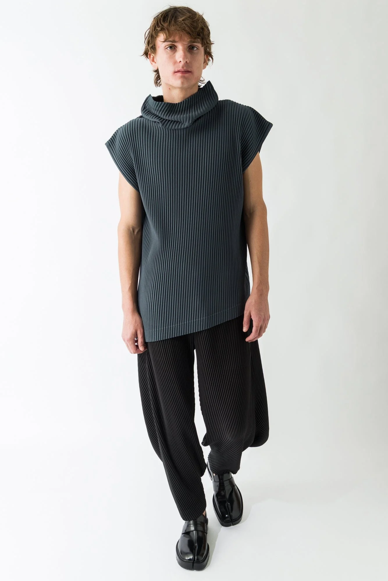 Homme Plissé Issey Miyake Angular Stone Trousers In Coke Gray - Image 4