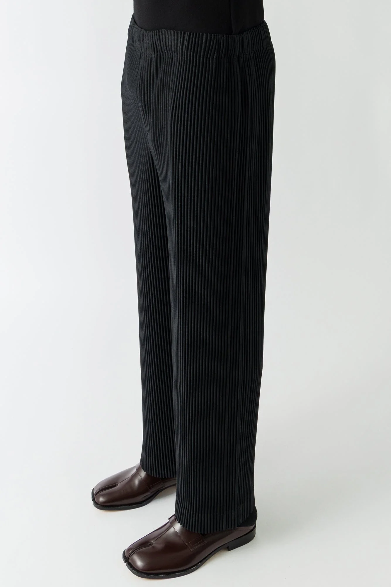 Homme Plissé Issey Miyake Monthly Colors Trousers In Black FW25 - Image 2