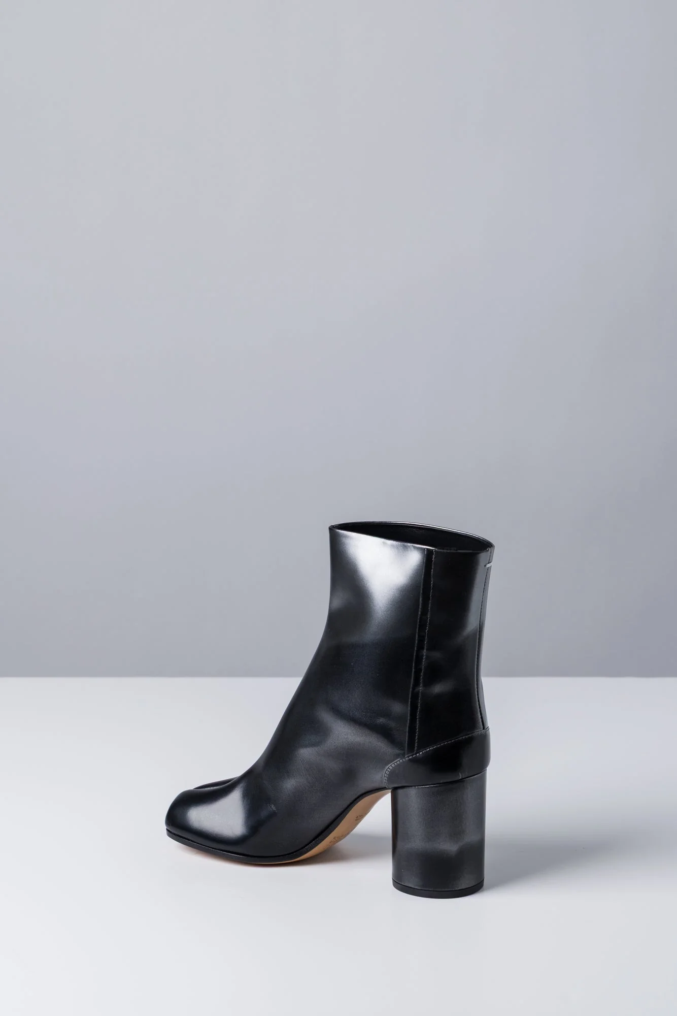 Maison Margiela Metallic Glow Tabi Boots - Image 4