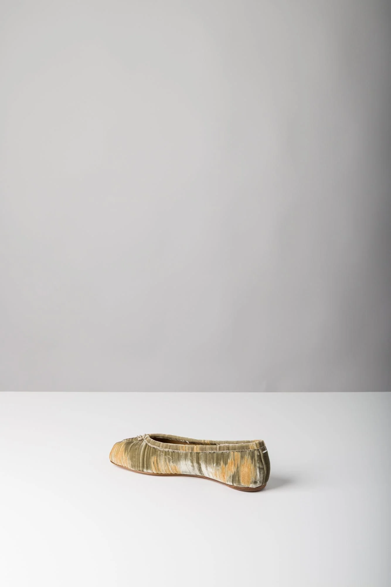 Maison Margiela Tabi Ballerina New in Gold Velvet - Image 4