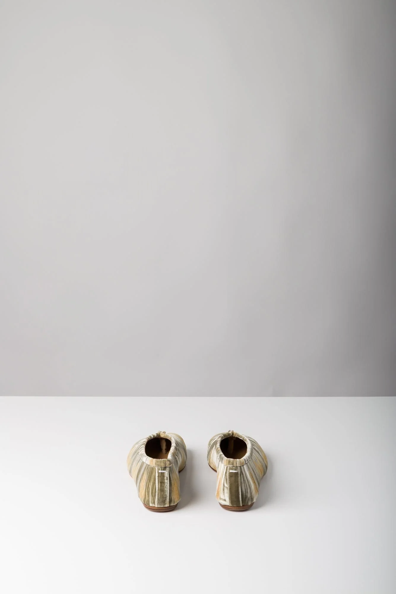 Maison Margiela Tabi Ballerina New in Gold Velvet - Image 5