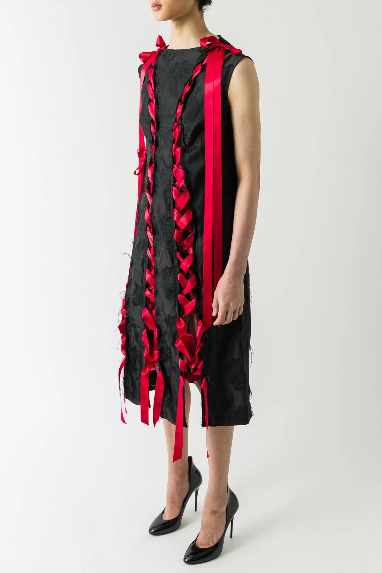 Simone Rocha Unraveling Ribbon Dress In Black/Red - Image 2