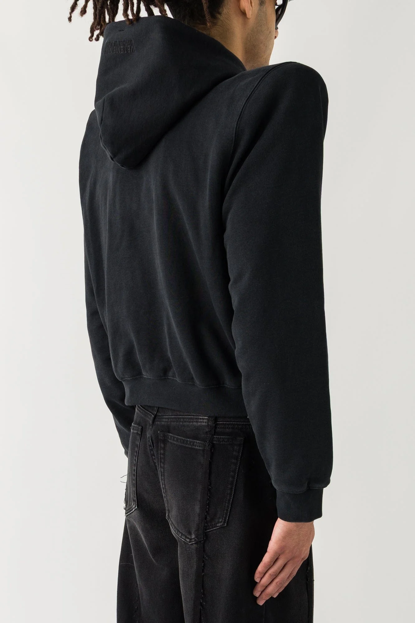 Vetements Logo Extreme Shoulder Fitted Zip-Up Hoodie - Image 3