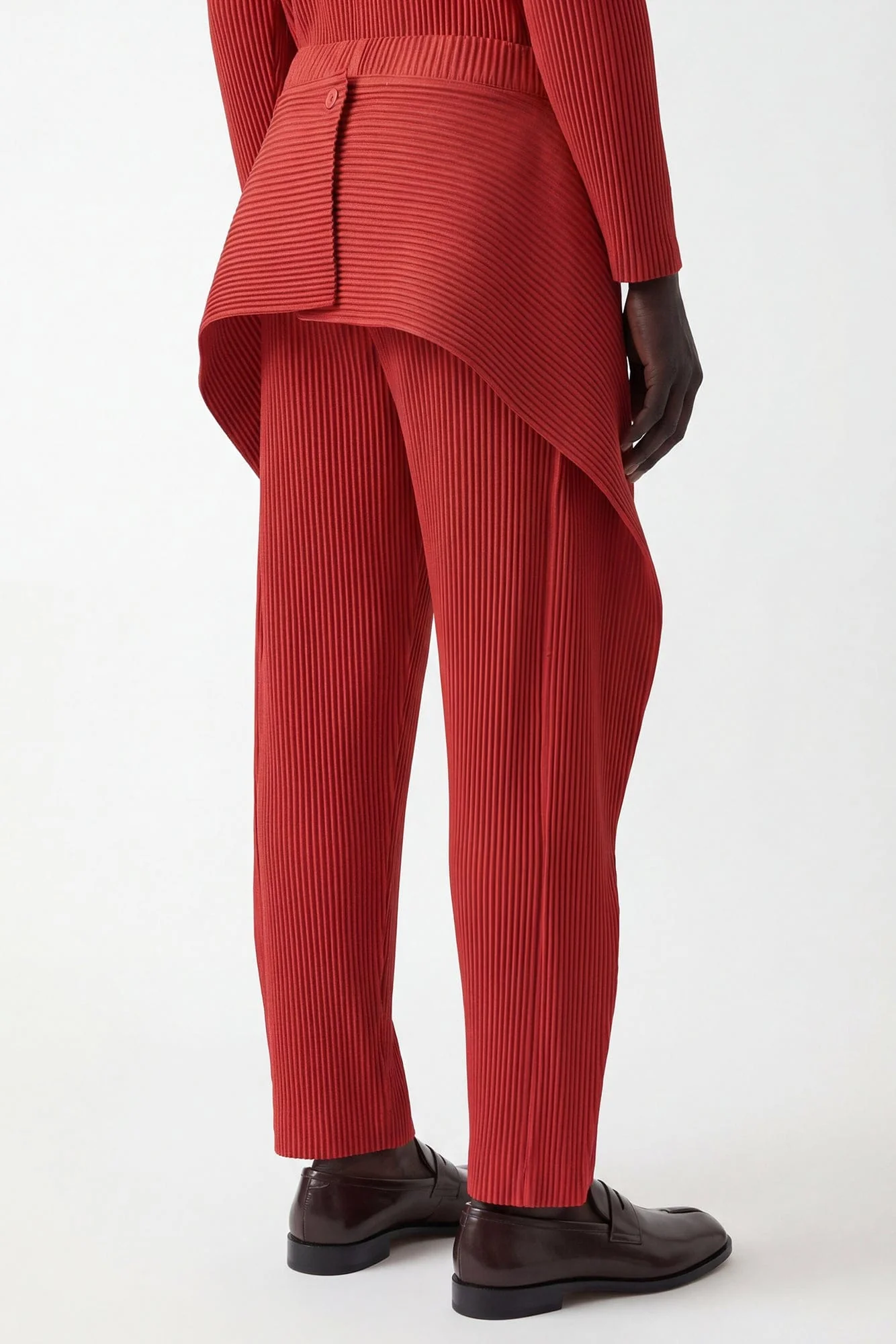 Homme Plissé Issey Miyake Cover and Fold Trousers in Tomato Red - Image 3