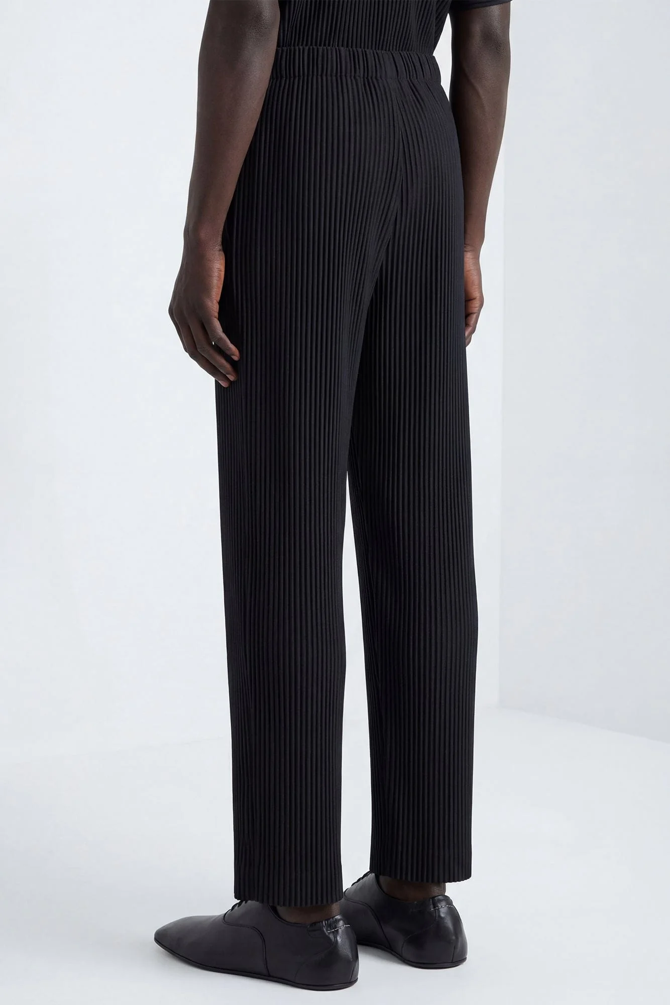 Homme Plissé Issey Miyake Pleats Bottoms  in Black - Image 3