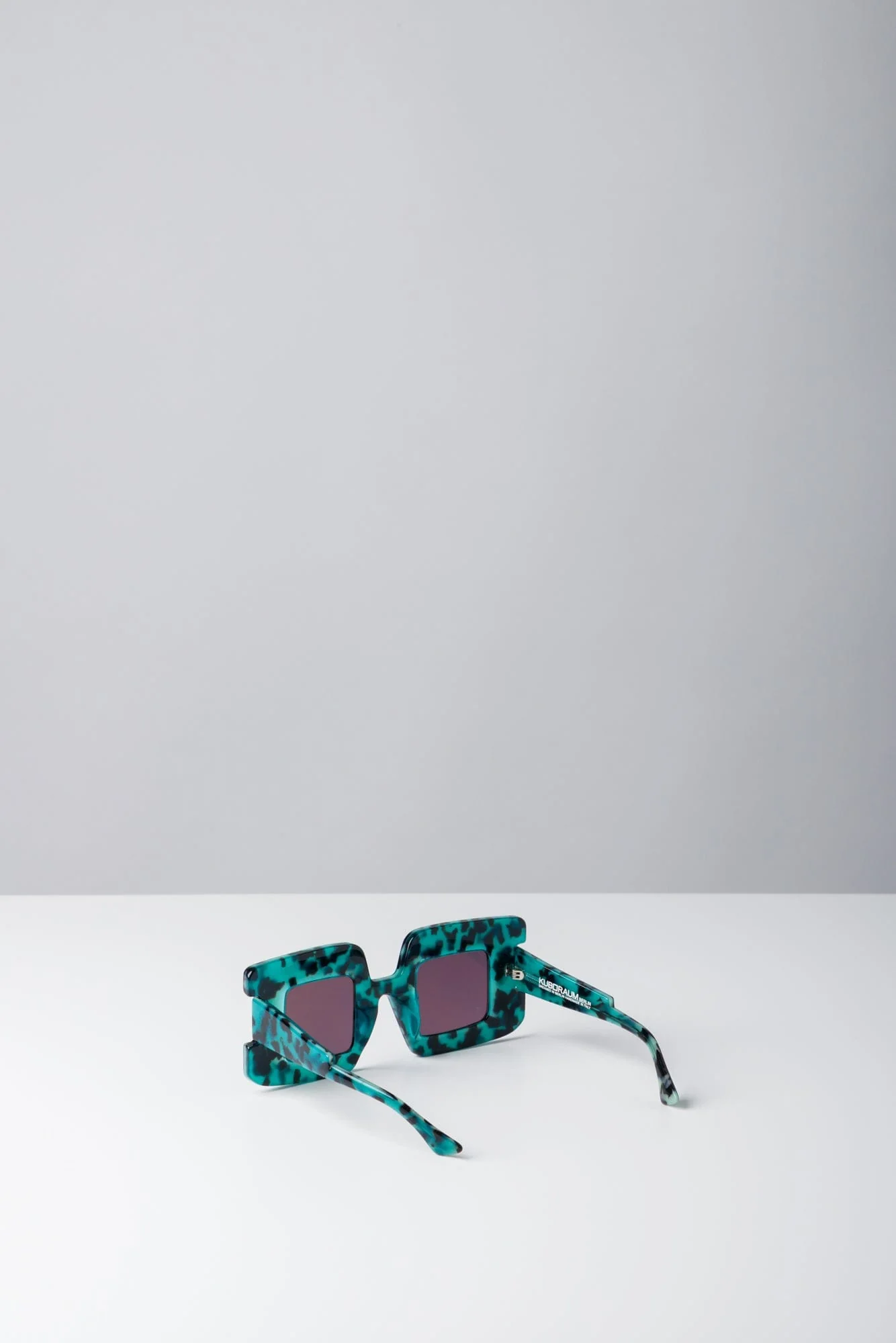 Kuboraum R3 in Water Green Tortoise - Image 3