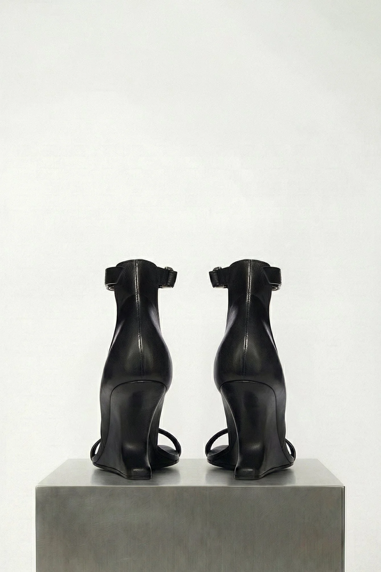 Rick Owens Cantilever Sandal in Black - Image 4