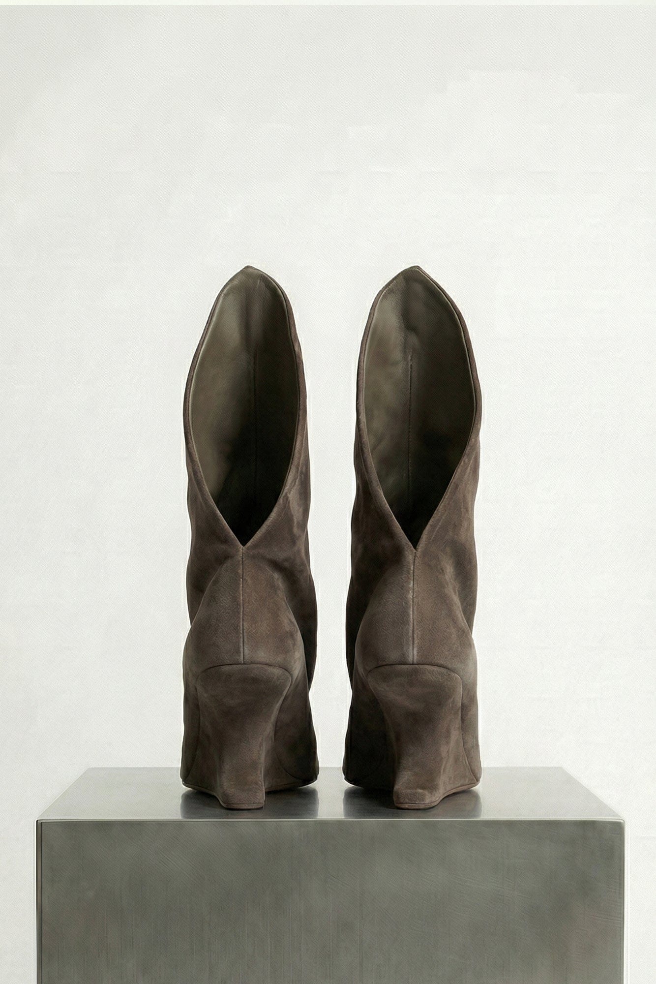 Rick Owens Cantilever Strutter Sandal in Dust - Image 4