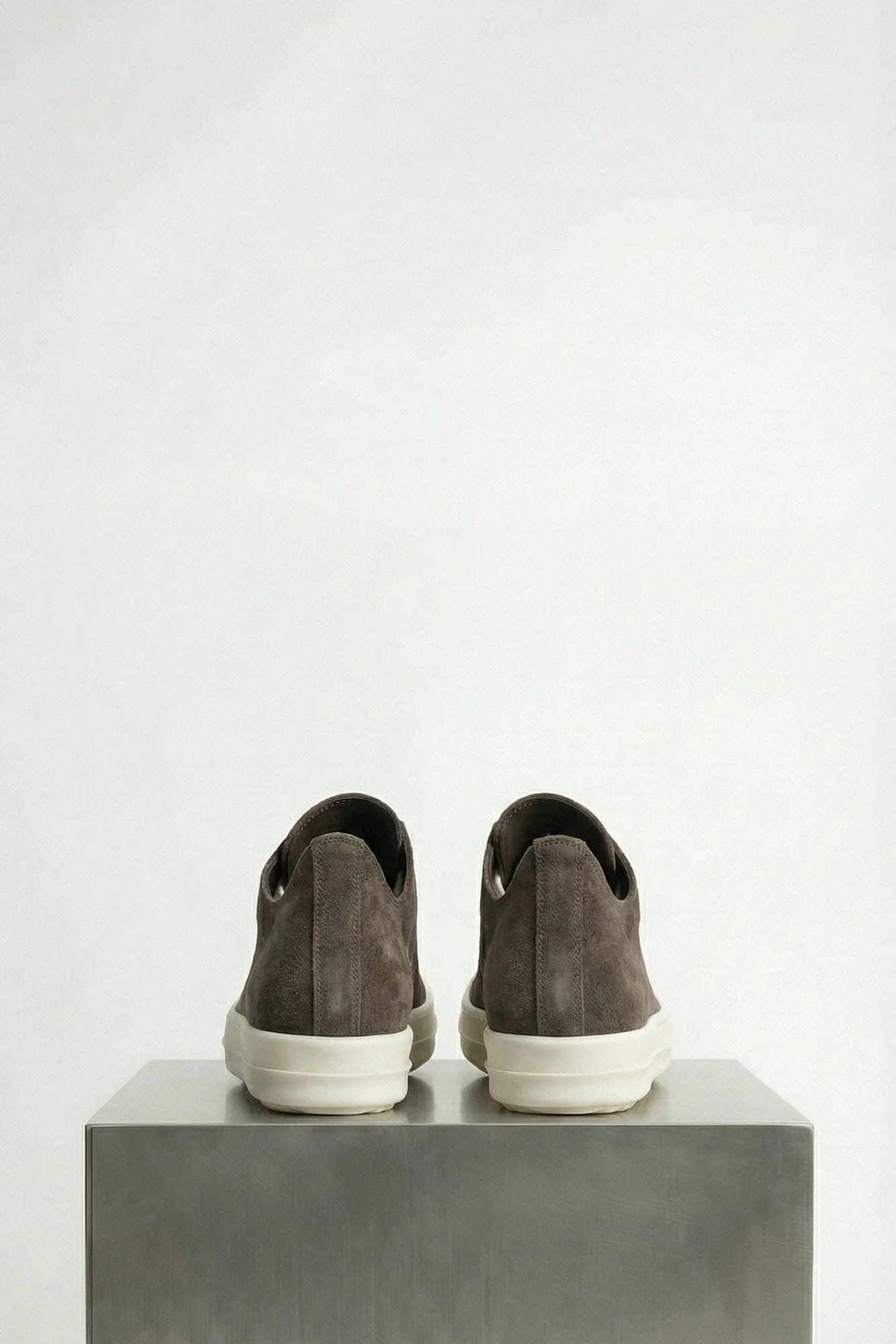 Rick Owens Scarpe In Pelle Low Sneaks in Dust/Milk SS26 - Image 3