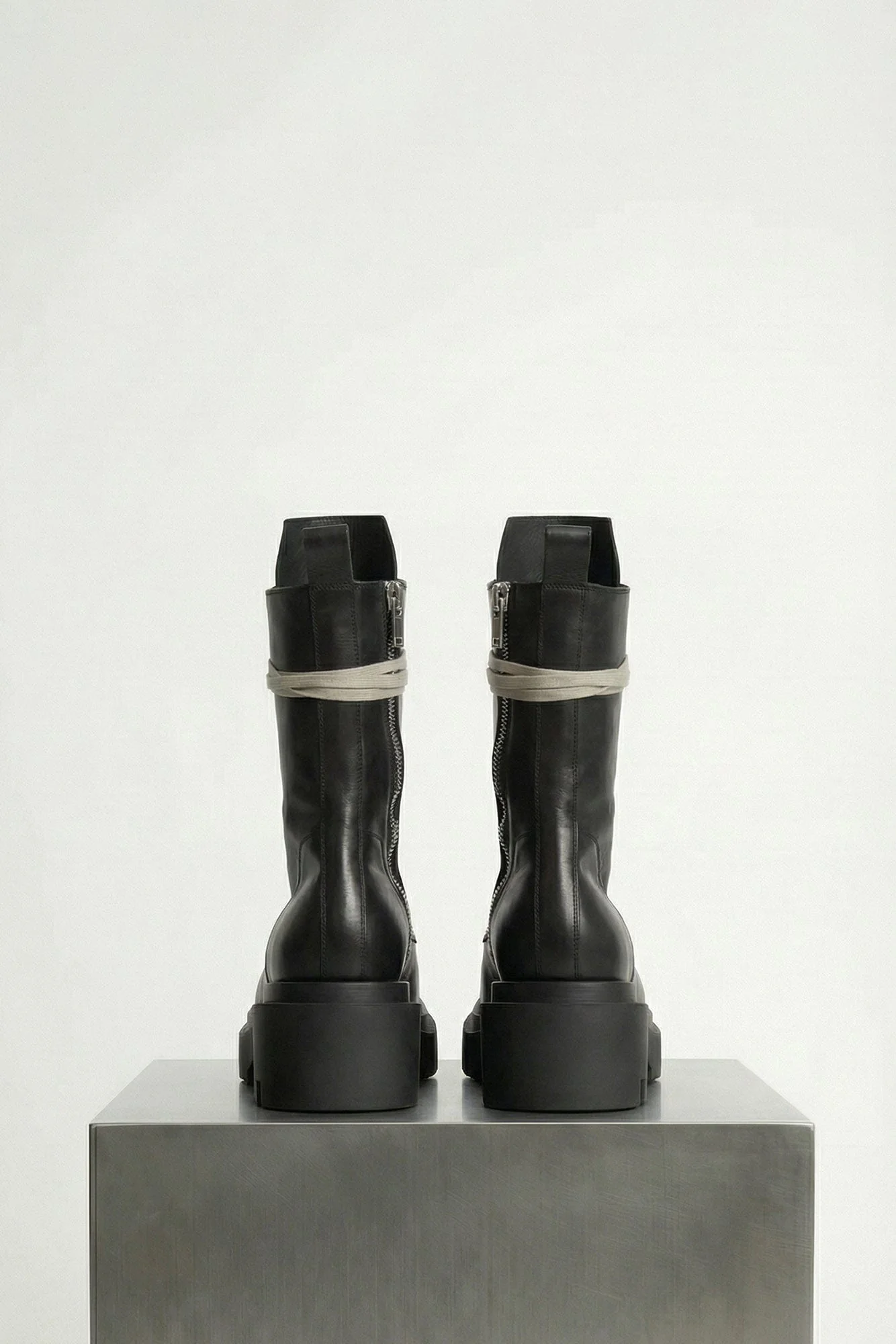 Rick Owens Stivali In Pelle Laceup Bogun SS26 - Image 4