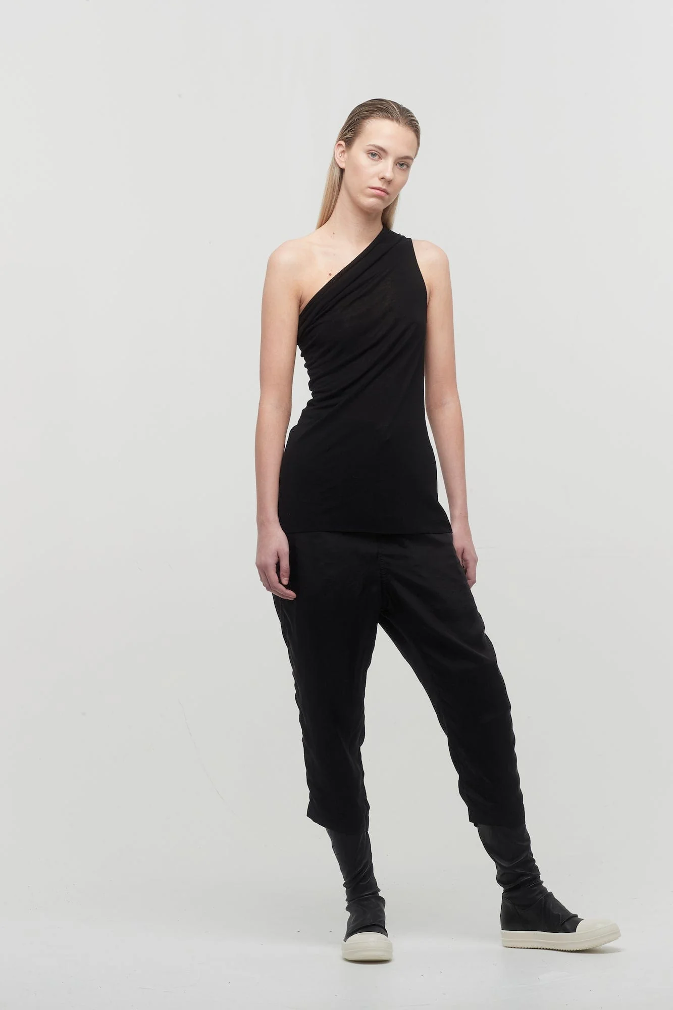 Rick Owens Cropped Drawstring Astaires in Black - Image 4