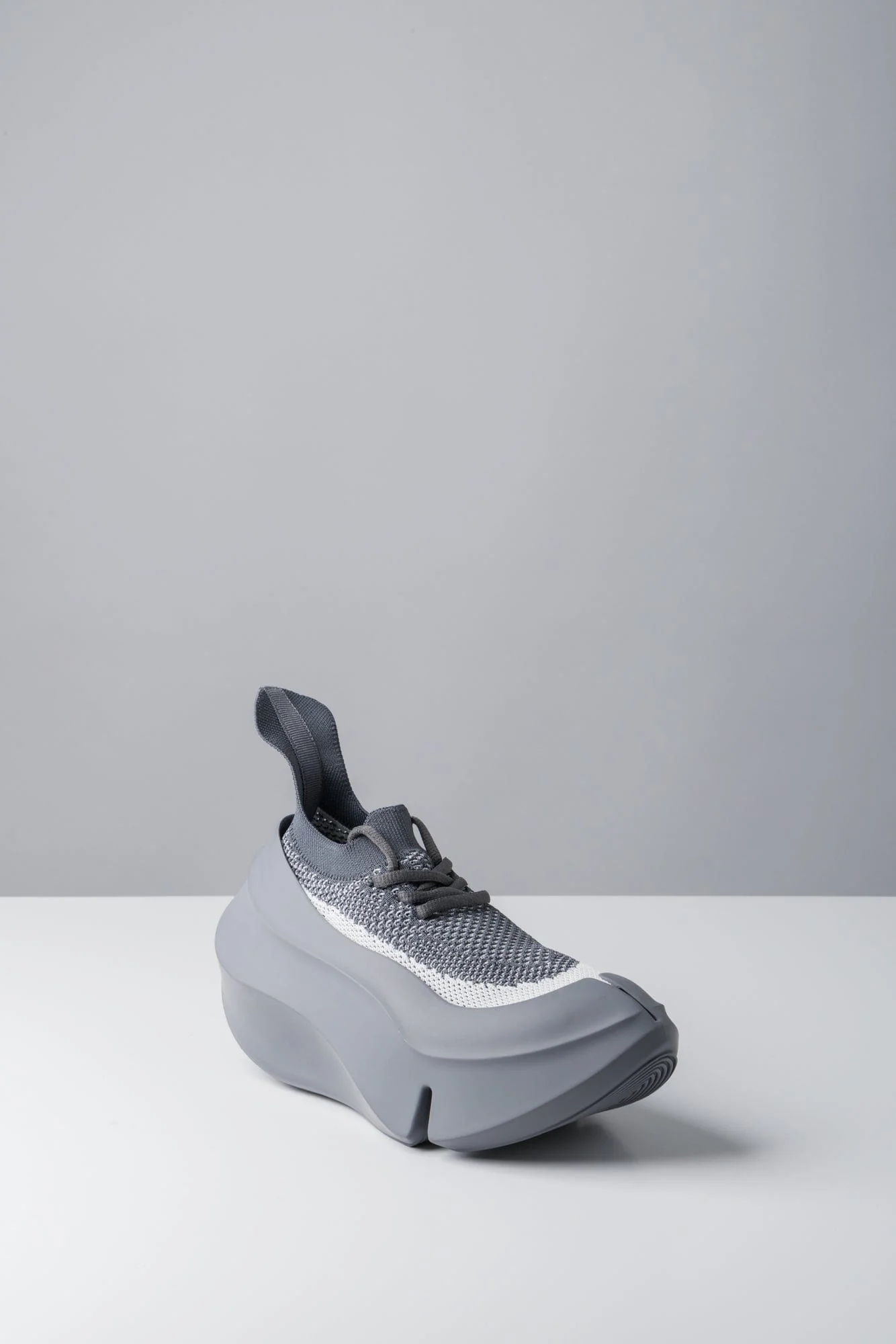 Grounds Orca in Gray White - Image 2