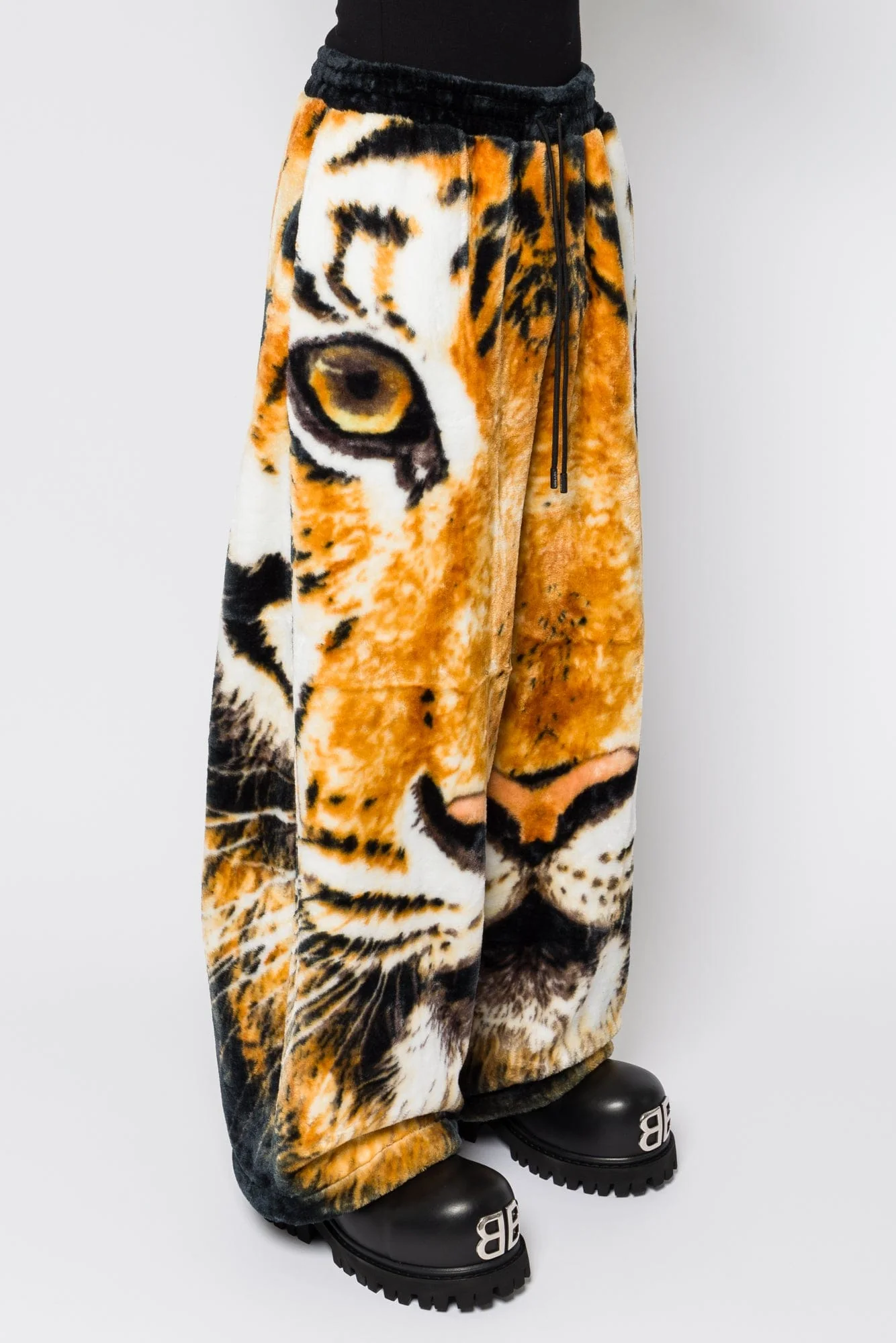 Lu'u Dan Raw Cut Bontan Tiger Pants - Image 2